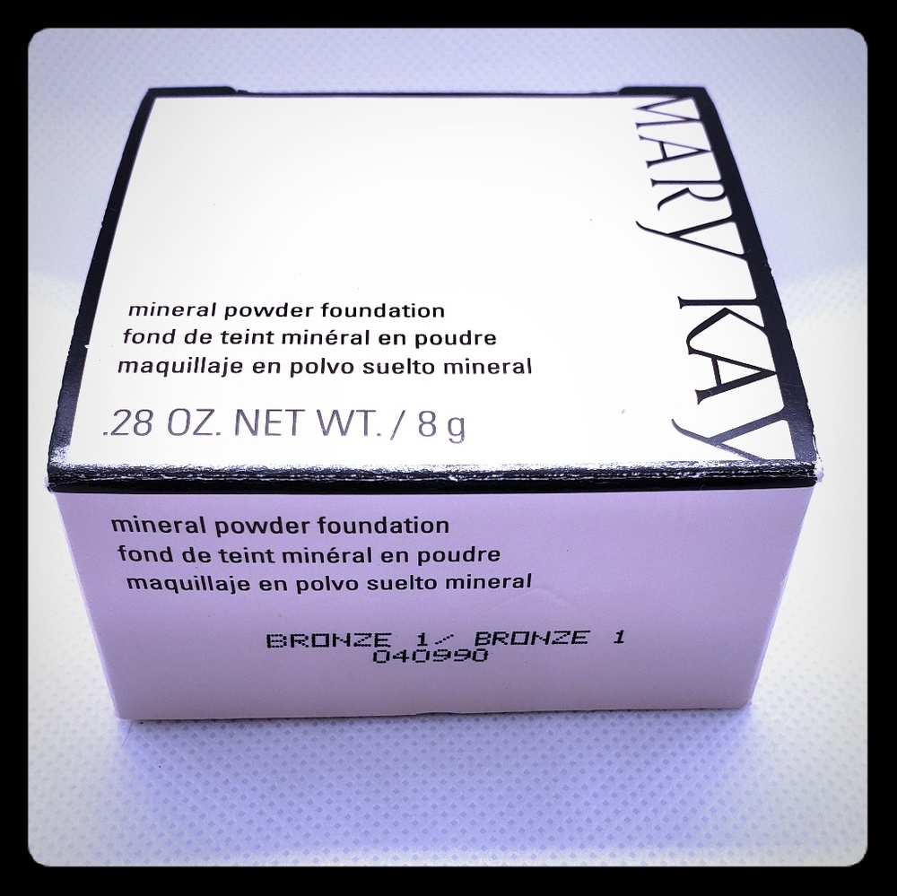 NEW Mary Kay Mineral Powder Foundation